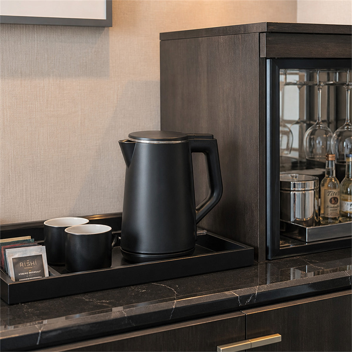 Roomwell, Uno Kettle, 1.0L - hotel room view 2